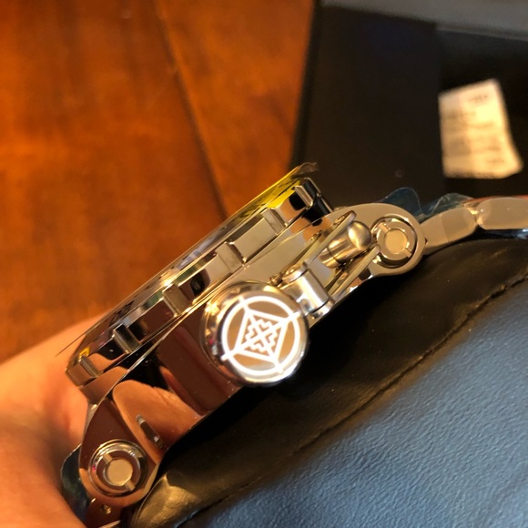 NWT Limited Edition Invicta Batman men’s watch - Picture 2 of 6